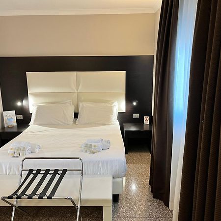 Eh Suites Rome Airport Euro House Hotels Fiumicino Eksteriør billede