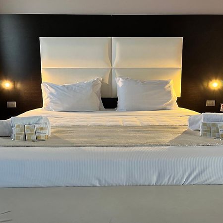 Eh Suites Rome Airport Euro House Hotels Fiumicino Eksteriør billede