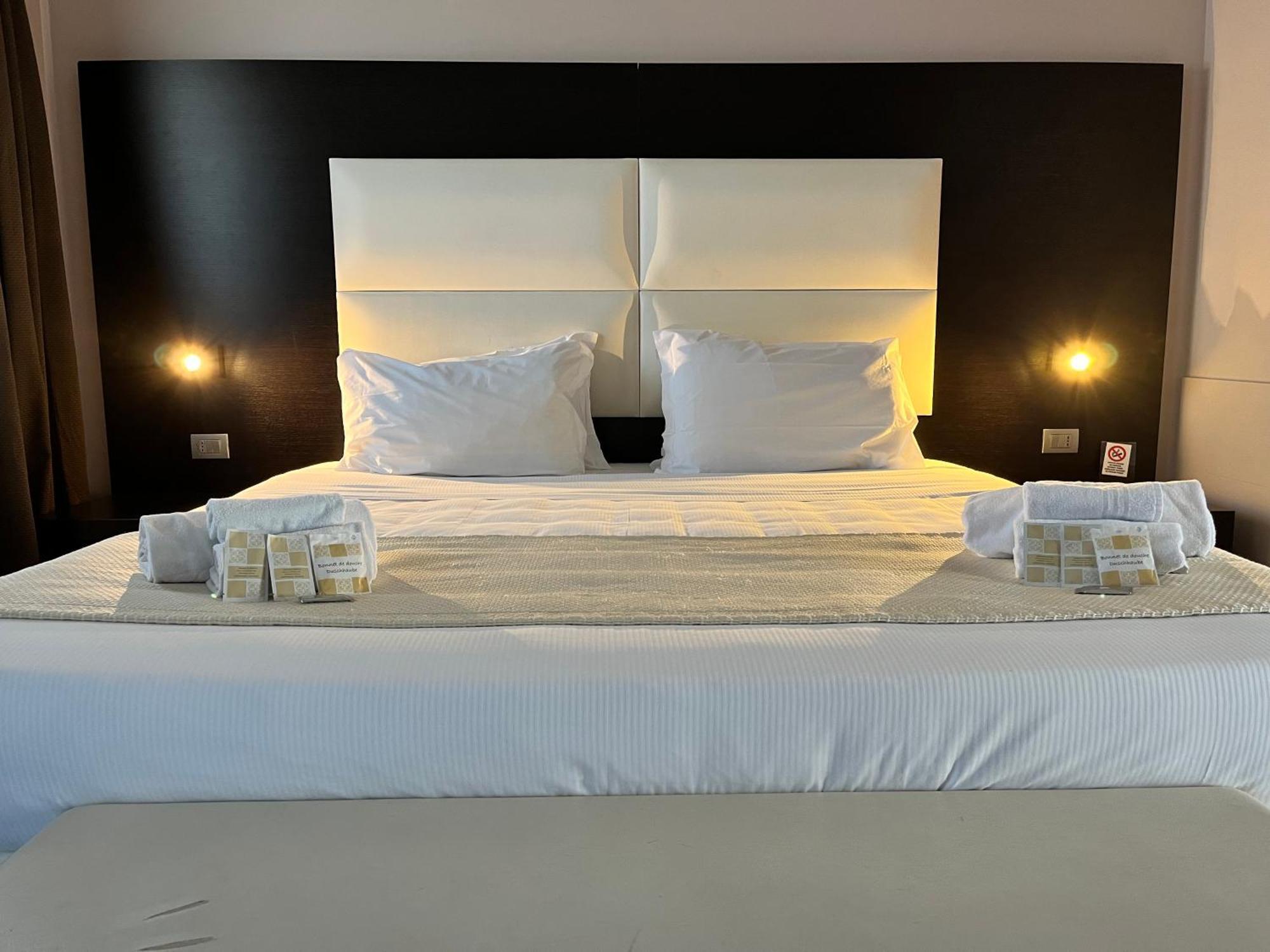 Eh Suites Rome Airport Euro House Hotels Fiumicino Eksteriør billede