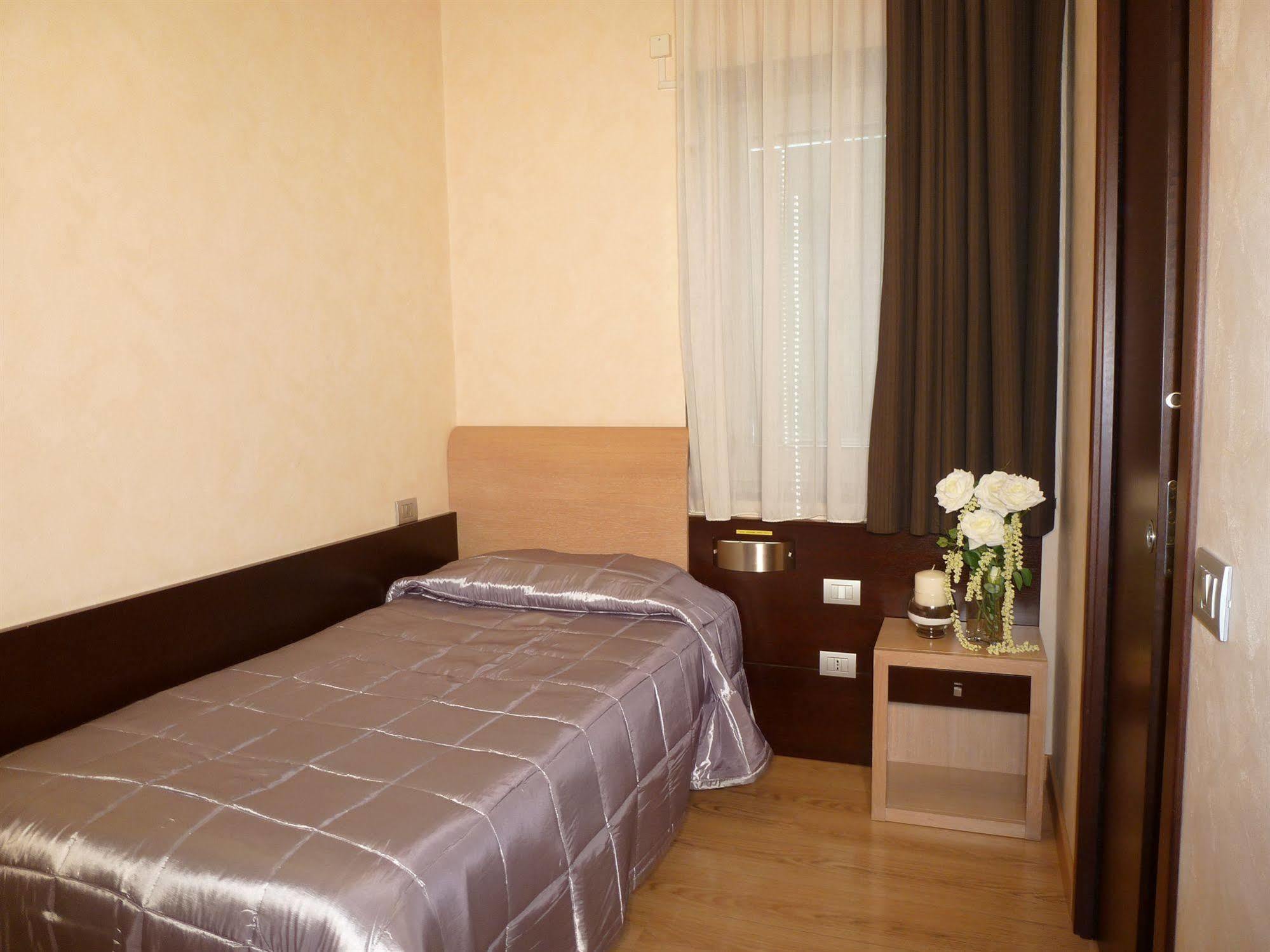 Eh Suites Rome Airport Euro House Hotels Fiumicino Eksteriør billede