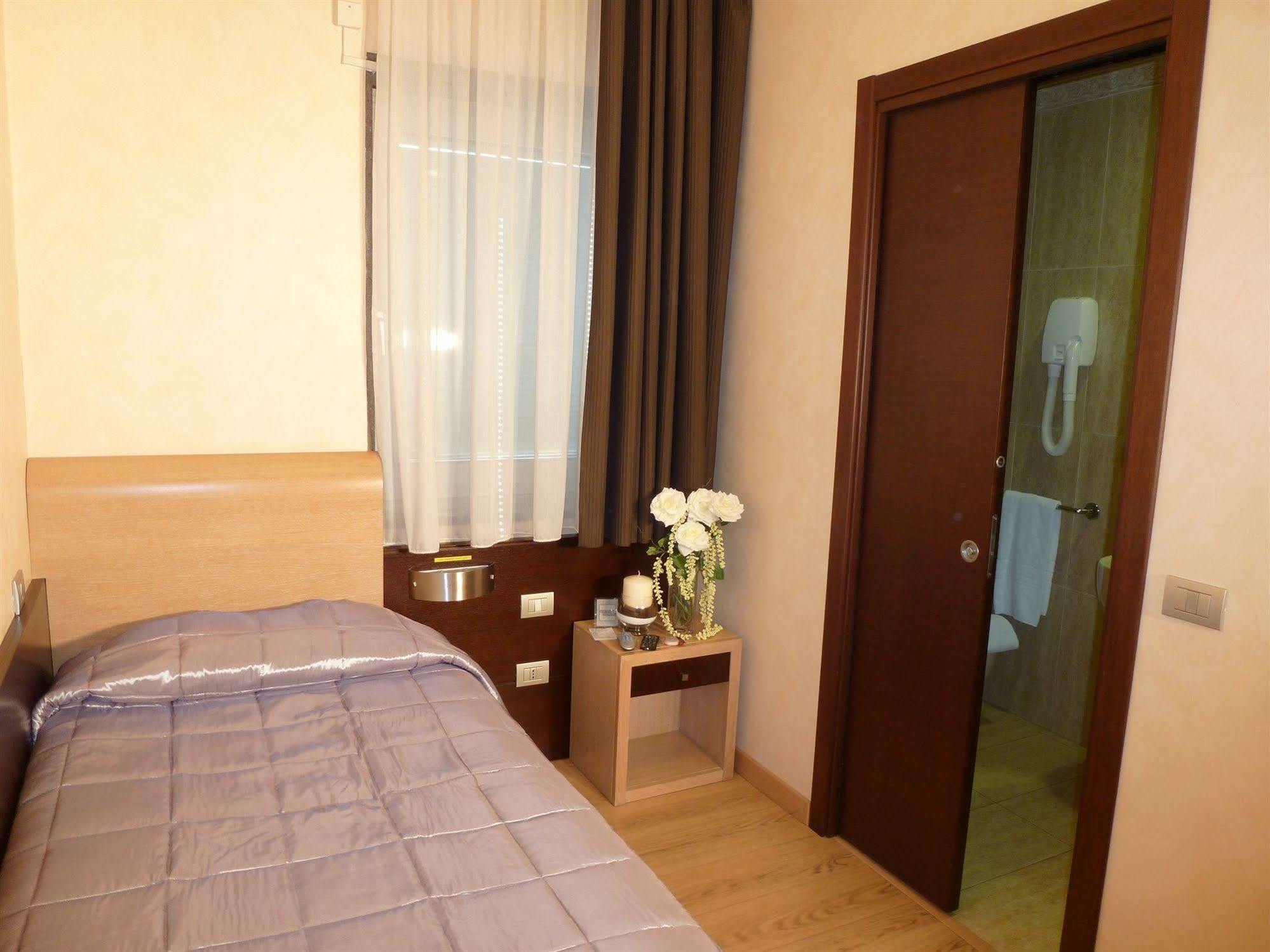 Eh Suites Rome Airport Euro House Hotels Fiumicino Eksteriør billede