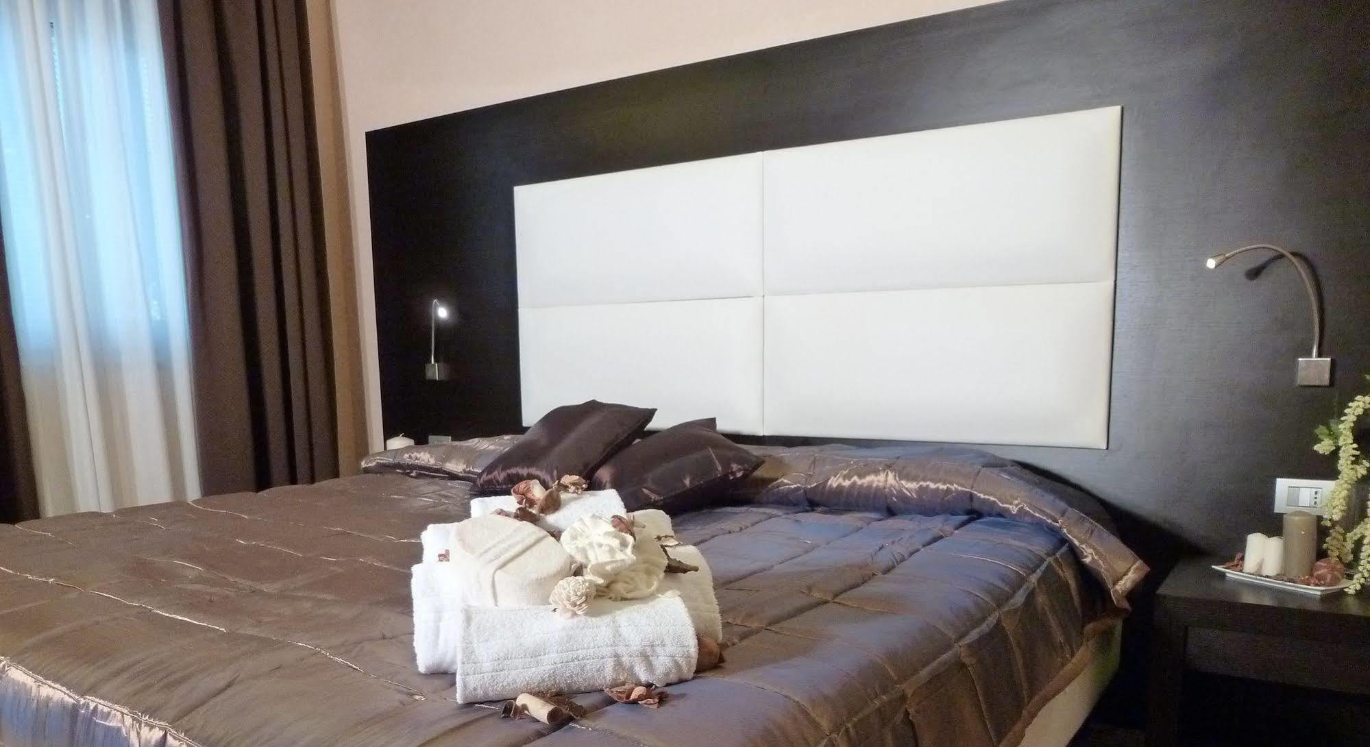 Eh Suites Rome Airport Euro House Hotels Fiumicino Eksteriør billede
